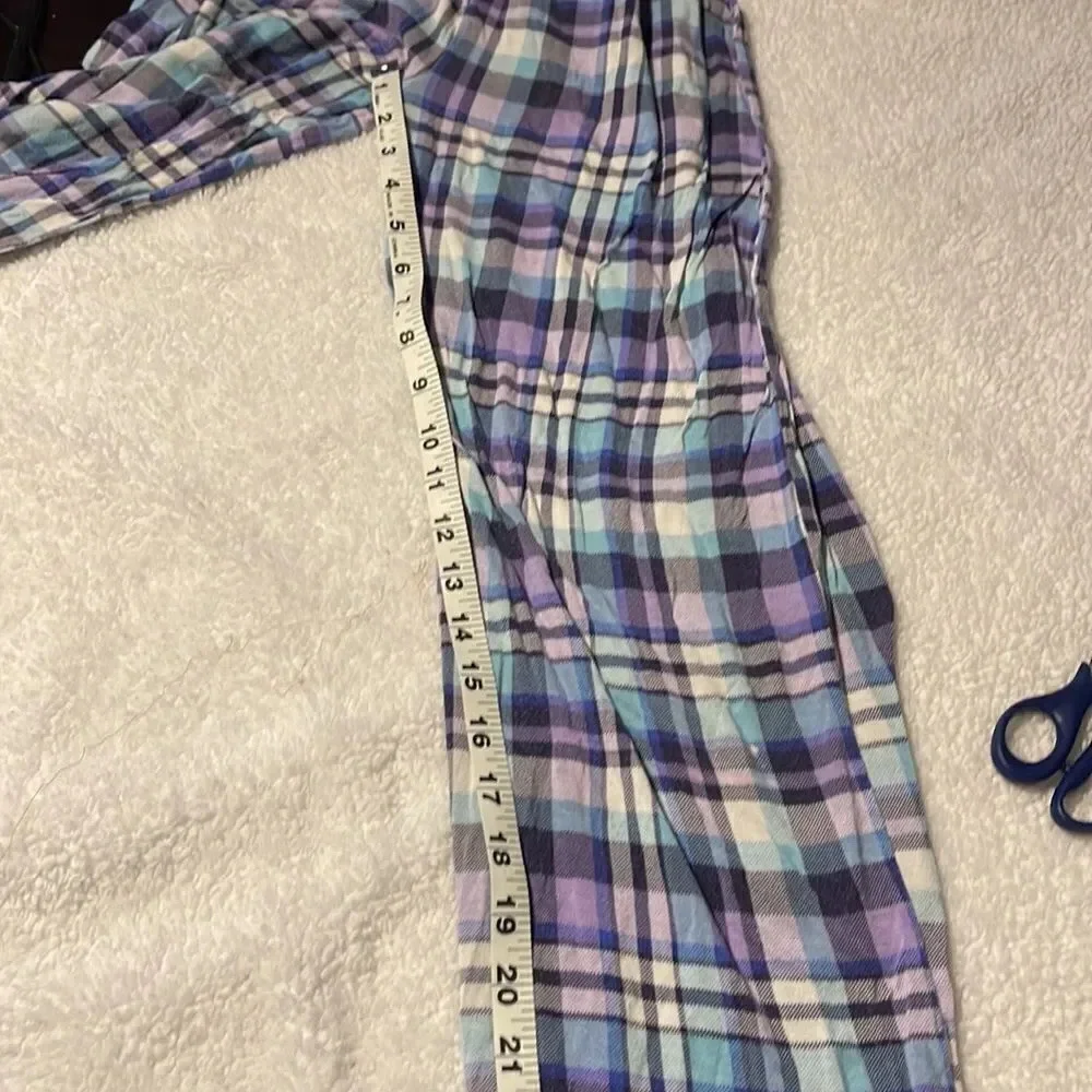 Pajama pants size small mix and match 3 or more 7$ items and get them 3/$12🎉